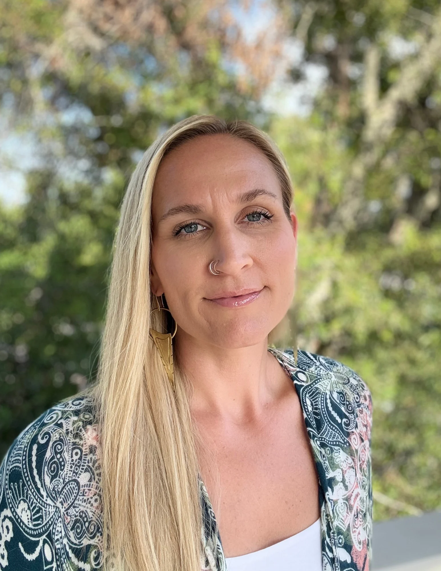 Lindsay Davis Headshot